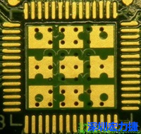 這也是不好的通孔設計，但部份通孔已經(jīng)用綠漆(mask)蓋上，但仍有部份通孔未塞孔。 