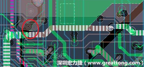慢慢確認(rèn)CAF發(fā)生的位置后，可以配合Gerber查看PCB的結(jié)構(gòu)是否有通孔太近或是線路太近的問題。
