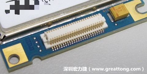 PCBA大講堂：板對(duì)板連接器下面裸銅設(shè)計(jì)，造成模組功能不良