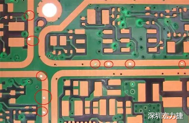 防止PCB過(guò)波峰焊時(shí)錫從導(dǎo)通孔貫穿元件面造成短路；特別是我們把過(guò)孔放在BGA焊盤(pán)上時(shí)，就必須先做塞孔，再鍍金處理，便于BGA的焊接。