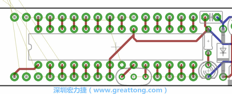 諧振器應(yīng)擺放在ATmega微控制器的針腳8、9和10旁邊，在共鳴器和微控制器中間的高頻信號線應(yīng)該要愈短愈好，此外，其它的信號線應(yīng)該要遠(yuǎn)離這個(gè)區(qū)域且配置在諧振器的下方，這樣做是為了防止不必要的無線電波干擾。