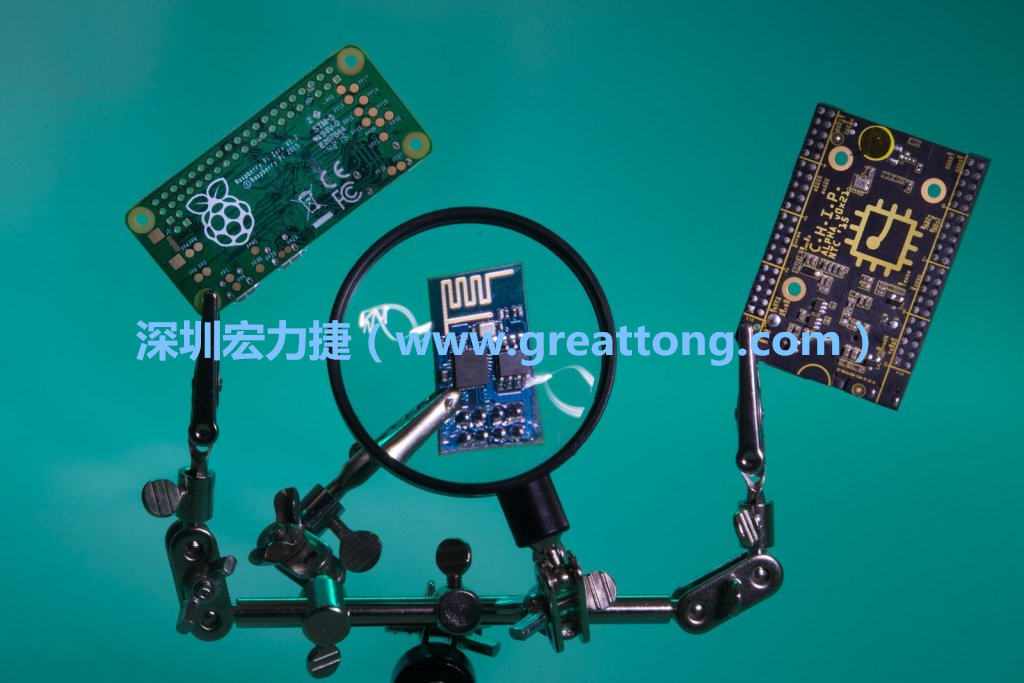 A Raspberry Pi Zero、ESP8266和CHIP。