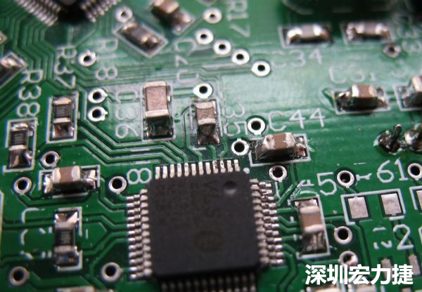 音訊電路訊號品質(zhì)，是影響操作體驗(yàn)的關(guān)鍵，電路布局要特別注意。