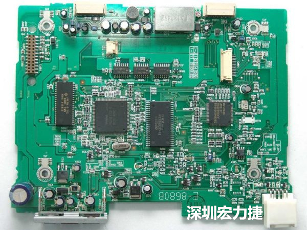大面積PCB若電子元器件數(shù)量多、重量較重，板材強度不夠時容易產(chǎn)生PCB中央部凹陷問題。